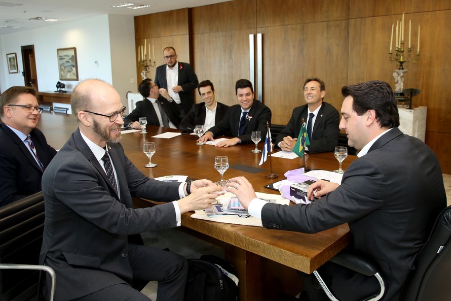 http://circulandoaqui.com.br/novo/banco_img/123878ba1da17f819fff73e42633a5c21d6b5.jpg