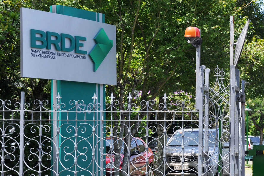 http://circulandoaqui.com.br/novo/banco_img/12719af08692bf454efd83c65639cf58dc77a.jpg
